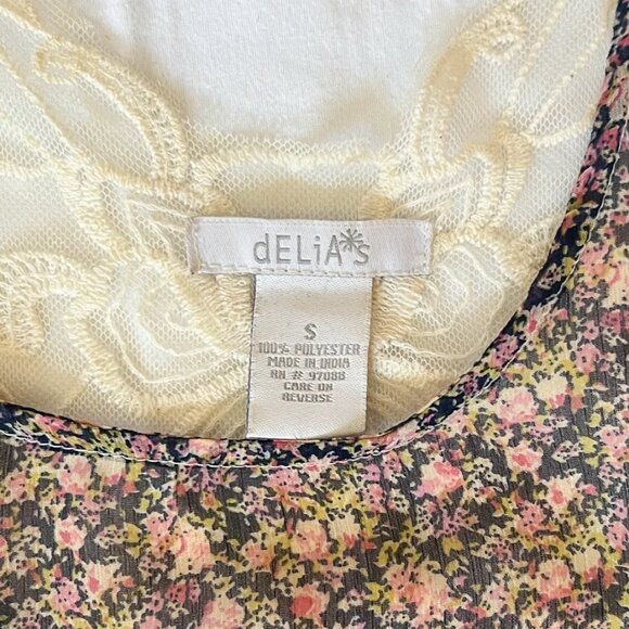 Delia's (dELiA*s) Flowy Floral Tank Top with Lace Back and Sleeve Detailing - Picture 4 of 4